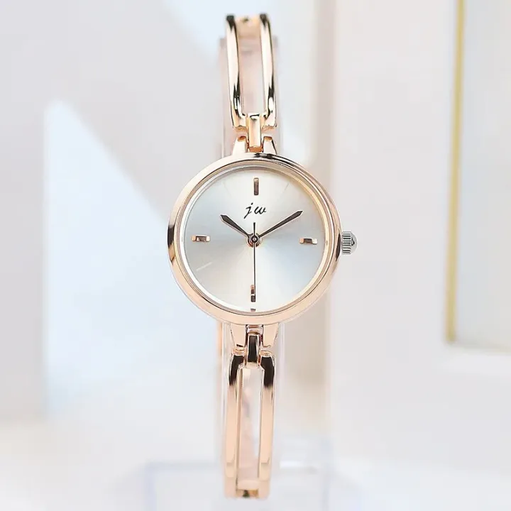Fashion%20Small%20Dial%20Silver%20Bracelet%20Watch%20for%20Women%20Alloy%20Strap%20Quartz%20Ladies%20Watch%20-%20Image%207