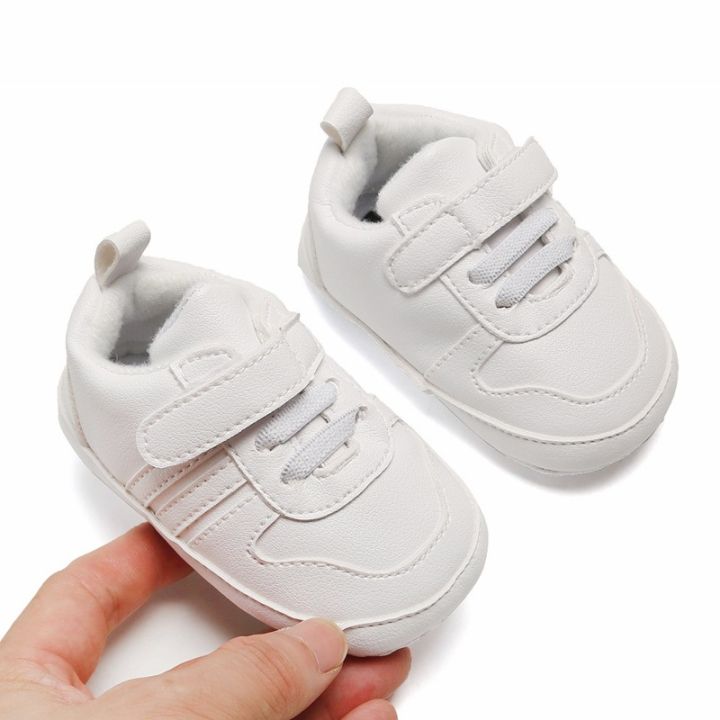 0-1%20Year%20Old%20Casual%20Little%20White%20Walking%20Baby%20Shoes%20-%20Image%202