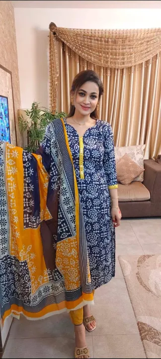 New%20Exclusive%20Cotton%20Unstitched%20Screen%20Print%20Fashionable%20And%20Comfortable%20Three-Piece%20Dress%20for%20Women%20-%20Image%203
