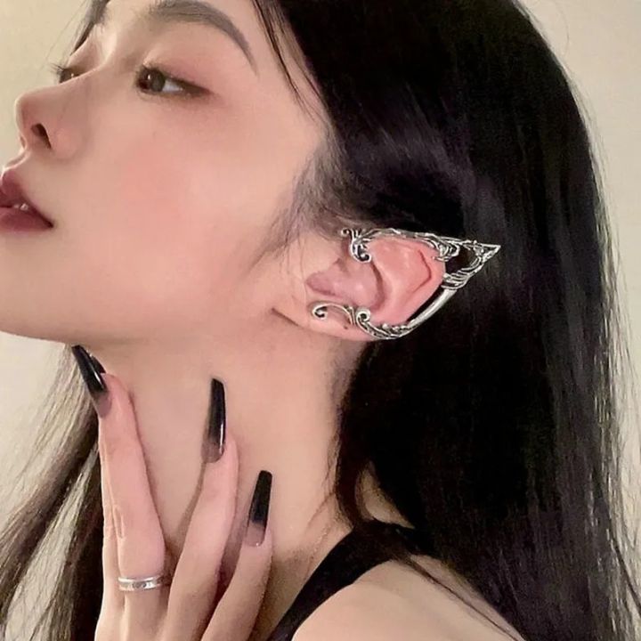 Hollow%20Butterfly%20Wings%20Single%20Ears%20Hanging%20Sweet%20Cool%20Ear%20Bone%20Clamp%20Earrings%20Punk%20Piercing%20Ear%20Clip%20Metal%20Halloween%20Elf%20Ear%20Cosplay%20Party%20Jewelry%20Girls%20Fashion%20Personality%20-%20Image%203