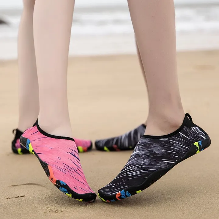 Beach%20Socks%20Shoes%20Men%20and%20Women%20Snorkeling%20Wading%20Soft%20Bottom%20Lovers%20Shoes%20Non-Slip%20Quick-Drying%20Couple%20Upstream%20Anti-Cut%20Swimming%20Shoes%20-%20Image%202
