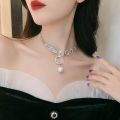 Korean Fashion Temperament Crystal Shiny Clavicle Chain Female European and American Chain around the Neck Round Small Pendant Prom Accessories Locket Chain for Ladies at Wedding, Birthday Party, Anniversary Gift.