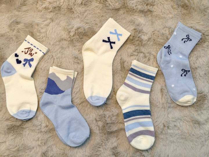 Soft%20Cotton%20Cartoon%20Socks%20for%20Women%20&%20Girls%20%7C%20Breathable%20Mid%20Tube%20Socks%20%7C%20Cute%20Pattern%20%7C%20Daily%20Wear%20-%20Image%205