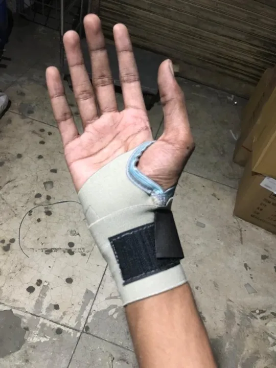 Taiba%20Thumb%20And%20Wrist%20Support%20Wrap%20For%20Men%20And%20Women%20Brace%20Stabilizer%20Gym%20Workout%20Sports%20Hand%20Injury%20Warm%20Bands,%20Relieve%20Pain%20-%20Image%203