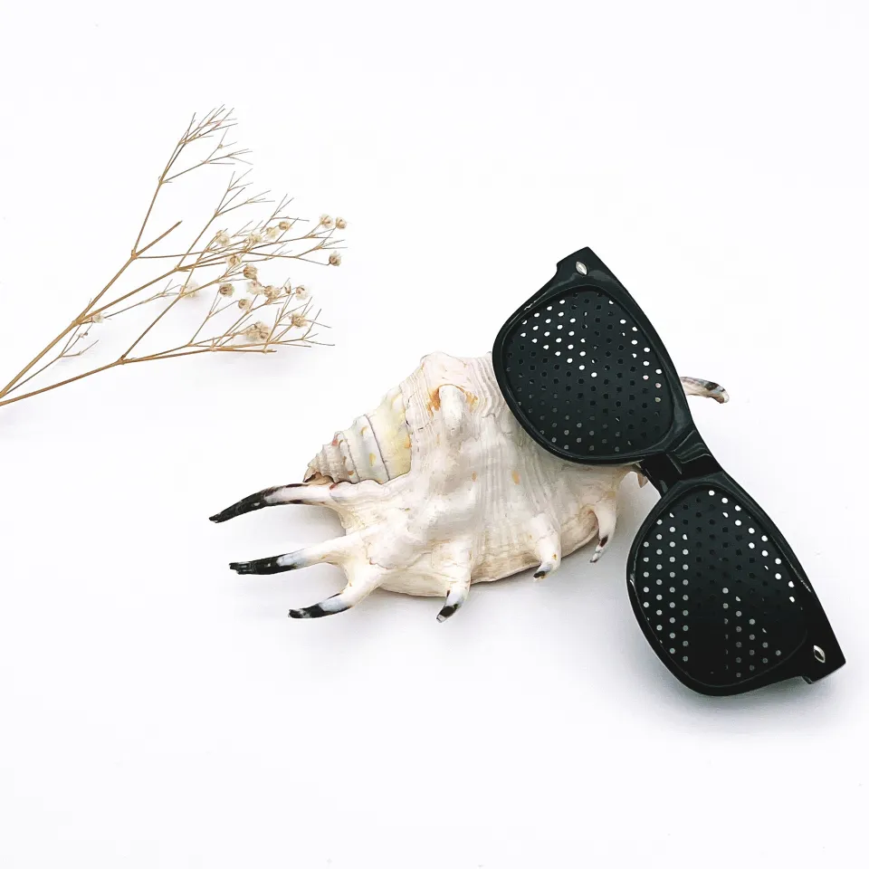 Black Pinhole Sonnenbrille Frauen Männer Anti-Müdigkeit Vision Care Pin Loch Mik