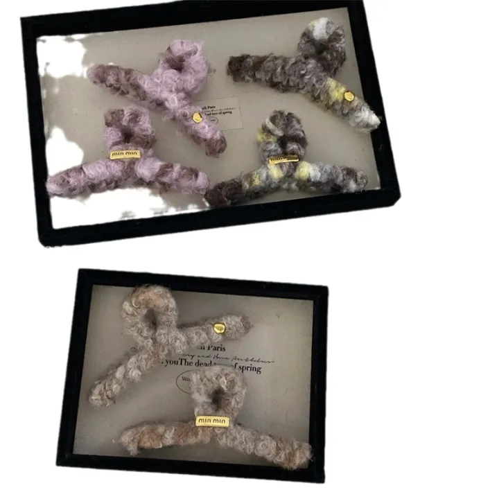 South%20Korea%20New%20Letter%20Gold%20Label%20Color%20Wool%20Plush%20Barrettes%20Sweet%20Fashion%20Grip%20Hair%20Clip%20All-Match%20Hair%20Accessories%20-%20Image%205