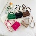 Trendy Felt handbag Durable High-quality material Felt material Bag Square-shaped Variety of colors Shoulder bag for Casual outings Daily use Fashion events Workwear Gift option Casual outings.