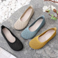 Summer Women's Shoes New2023Year Hot Breathable Sandals Soft Bottom Not Tired Feet Old Beijing Cloth Shoes Mom Shoes. 