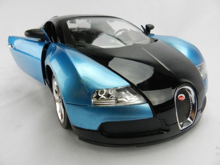 New%20RC%20Car%20Rechargeable%20Top%20Speed%20Bugatti%201:14%20Scale-%20Blue%20-%20Image%204