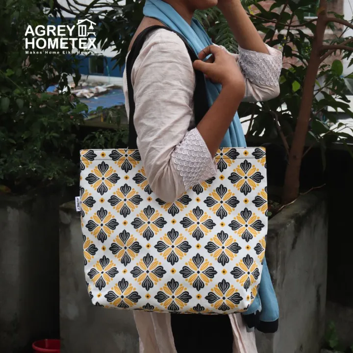Tote%20Bag,%20Cotton%20Fabric,%20Yellow%20&%20Black,%2014"x16"%20-%20Image%203
