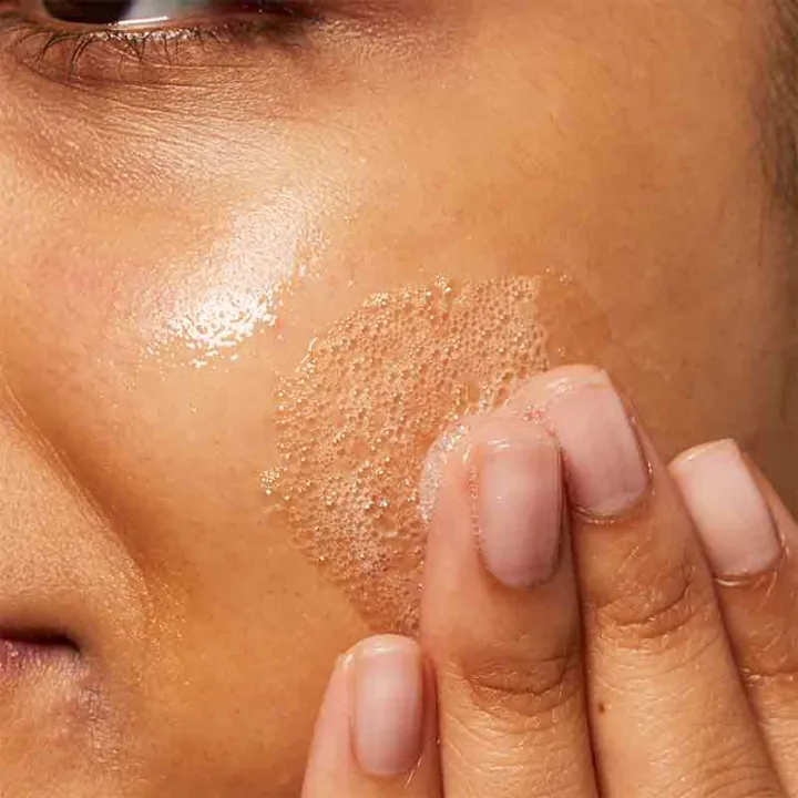 CeraVe%20Blemish%20Control%20Cleanser%20%7C%20Reduces%20the%20appearance%20of%20Blackheads%20and%20Blemishes%20%7C%20236%20mL%20(Made%20in%20France)%20-%20Image%203