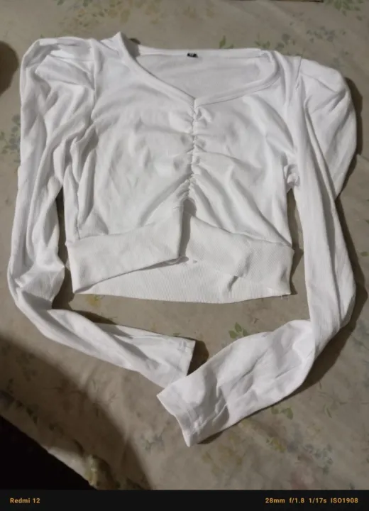 Crop%20top%20full%20sleeve%20fashionable%20blouse%20for%20women's.%20-%20Image%202