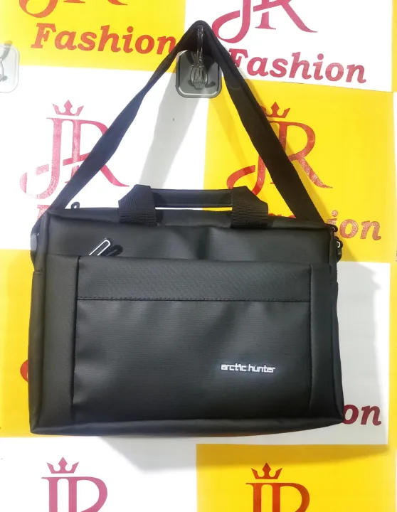 Arctic%20Hunter%20J01%20Laptop%20Bag%20for%20Men%20Office%20Messenger%20Bag%20with%2011.5%20Laptop%20Anti-theft%207L%20One%20Shoulder%20Side%20Bag%20with%20Water-resistant%20Business%20Briefcase%20Bag%20for%20Men%20and%20Women,%20Black%20-%20Image%202