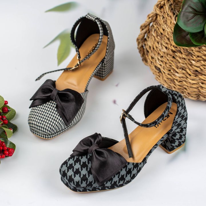 Layla%20White%20Check%20Closed%20Toe%20Block%20Heel%20for%20women%20-%20Image%205