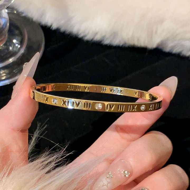 New%20gold%20titanium%20steel%20bracelet%20for%20women,%20high-end%20zircon%20couple%20bracelet,%20light%20luxury%20plain%20ring%20bracelet,%20hand%20jewelry%20-%20Image%203