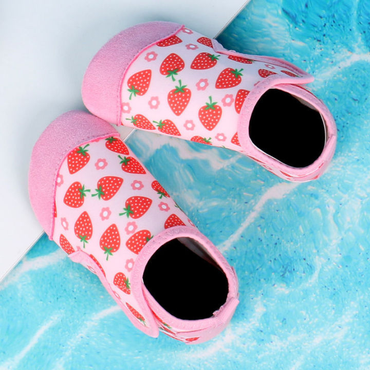 Children's%20Beach%20Shoes%20Non-Slip%20Soft%20Bottom%20Diving%20Snorkeling%20Swimming%20Shoes%20Baby%20and%20Infant%20Water%20Park%20Shoes%20Catch%20the%20Sea%20Wading%20Shoes%20-%20Image%202