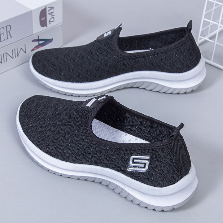 2022%20new%20old%20Beijing%20cloth%20shoes,%20women's%20soft%20soles,%20foreign%20trade,%20one%20foot%20flying,%20weaving,%20breathable%20mother%20shoes,%20middle-aged%20and%20elderly%20walking%20shoes%20-%20Image%206