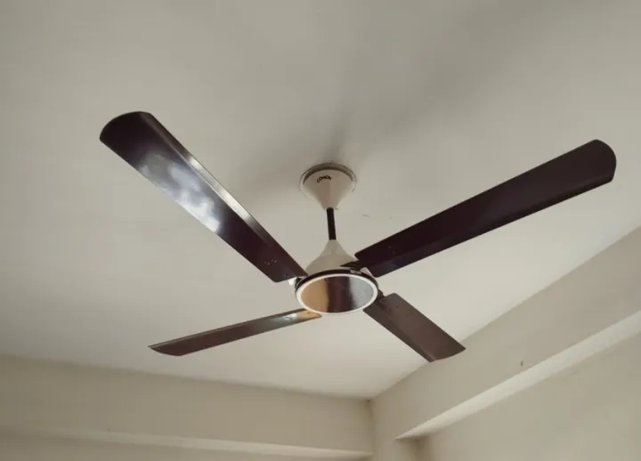 Conion%20Signature%20Ceiling%20Fan%2056%20inch,%20RPM:%20305,%20Watt:%2075,%20Color:%20Brilliant%20Maroon,%2007%20Years%20Guaranty%20-%20Image%203
