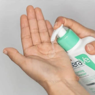 CeraVe%20Foaming%20Cleanser%20for%20Normal%20to%20Oily%20Skin%20with%20Niacinamide%20and%203%20Essential%20Ceramides%20(France)%20236ml%20-%20Image%205