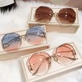Fashion Sunglasses Women Metal Female Vintage Ladies Stylish Design Oversized Square Sunglasses For Women. 