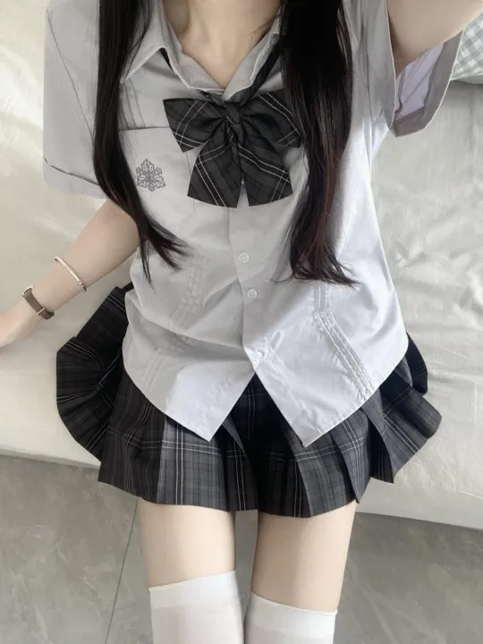 Thai%20School%20Uniform%20College%20Style%20All-Match%20Embroidered%20Water%20Gray%20ShirtjkUniform%20Shirt%20Stripes%20-%20Image%205