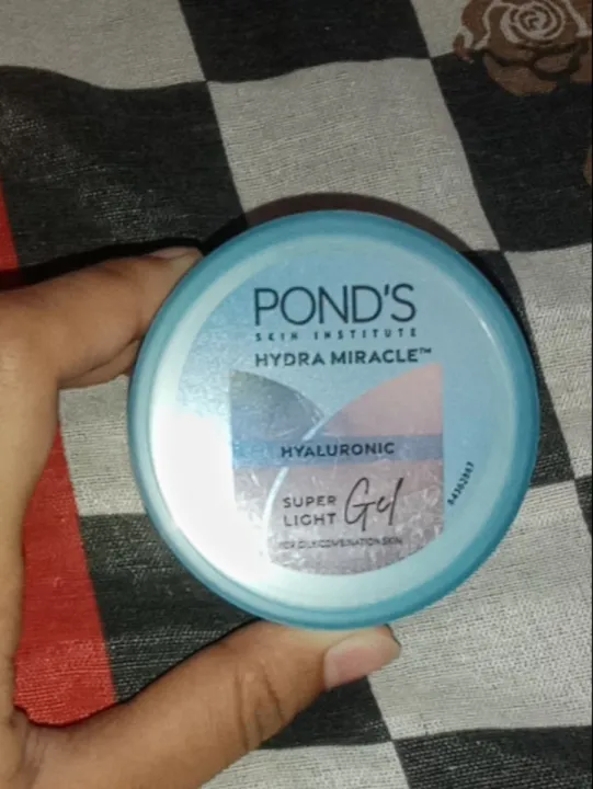 POND'S%20Super%20Light%20Gel%20100ml%20Hydrated%20Glow%20With%20Hyaluronic%20Acid%20&%20Vitamin%20E%20(Hyaluronic)%20-%20Indian%20-%20Image%208