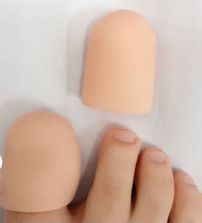 Chicken%20Toes%20&%20Nursing%20Toe%20Care%20-%20Comfort%20Solutions%20for%20Overlapping%20or%20Misaligned%20Toes%20-%20Image%202