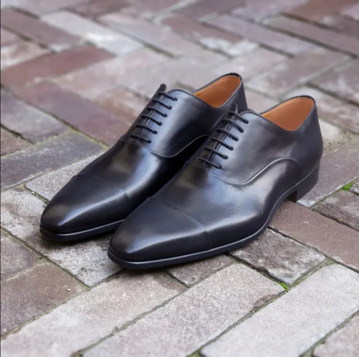 Fashion%20Shoes%20For%20Men%20With%20High%20Grade%20Fabrics%20Formal%20And%20Gorgeous%20Look%20Outdoor%20Shoe%20Lightweight%20(Socks%20Free)%20-%20Image%204