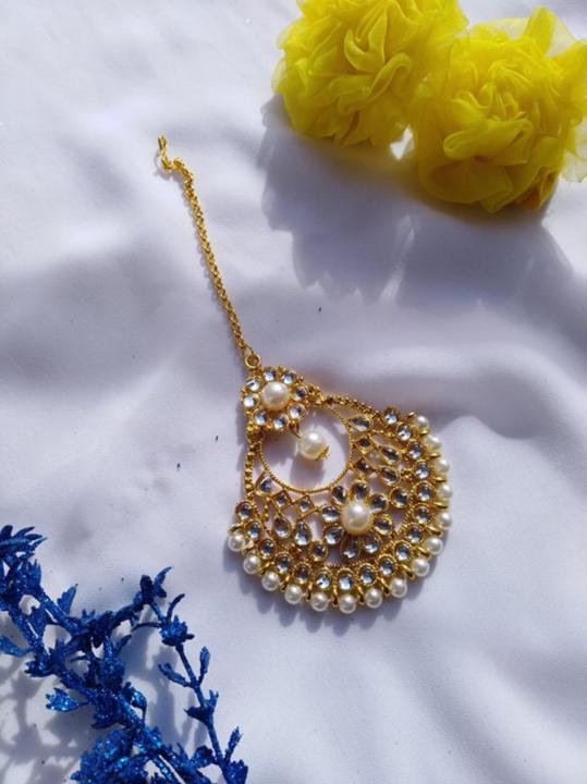 Golden%20Metal%20with%20White%20Pearl%20Tikli%20-%20Image%203