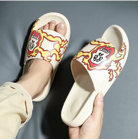 New%20yeezy%20men%20coconut%20slippers%20one-word%20sandals%20and%20slippers%20men%20slides%20-%20Image%203