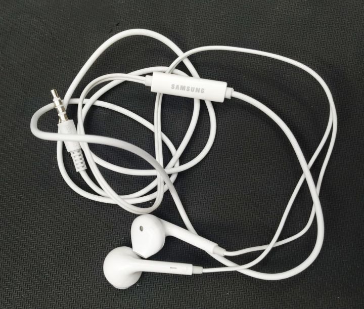 Long%20Cord%20Earphones%20:%20Samsung%20Long%20Cord%20Earbuds%20with%20Extensive%20Cable%20for%20PC%20&%20TVs,Headphones%20with%20Mic%20-%20Image%202