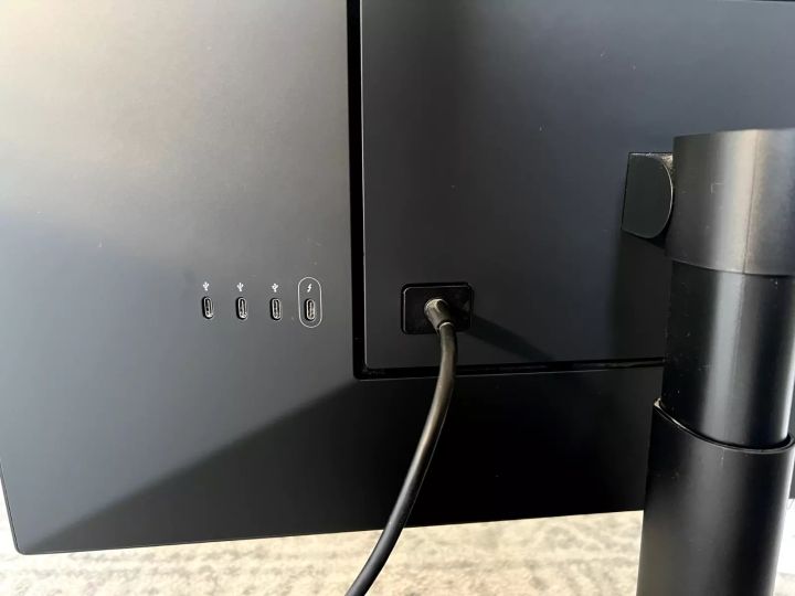 LG%2027MD5KL-B%2027%20Inch%20UltraFine%205K%205120%20x%202880%20IPS%2027MD5KL-B%20Thunderbolt%203%20Monitor%20-%20Image%203