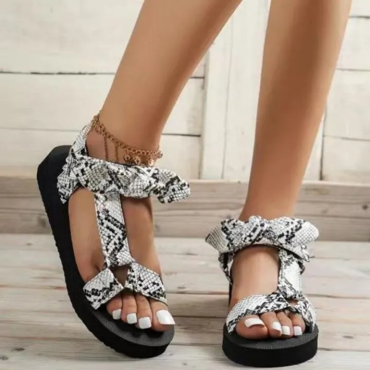 Foreign%20trade%20plus%20size%20beach%20shoes%20women's%202022%20new%20European%20and%20American%20velcro%20bow%20round%20toe%20flat%20leopard%20print%20sandals%20women%20-%20Image%203