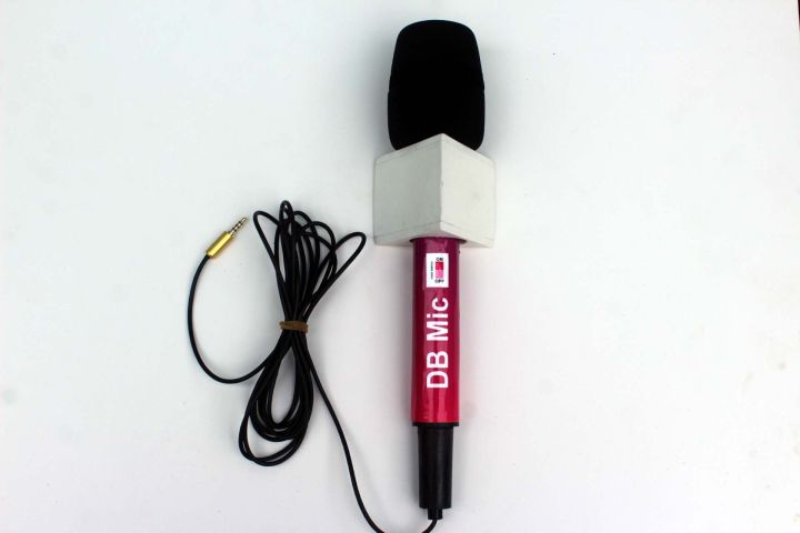 Db%20Journalist/Reporters%20Microphone%20Wooden%20body%20for%20Mobile%20Phone%20With%20black%20Filtering%20Foam%203.5Mm%204%20Pole%20jack%20-%20Image%202