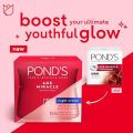 POND'S Age Miracle Night Face Cream, With Vitamin B3 and 10% Retinol C, Youthful Glow, 24 hour wrinkle correcting glow - 50g.