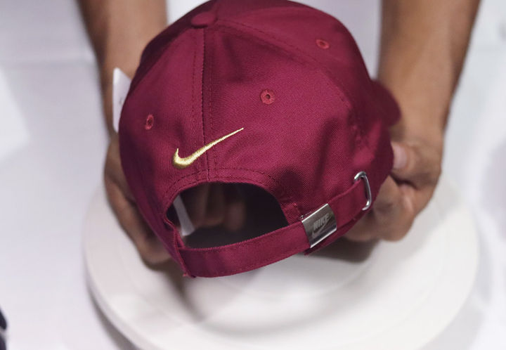 100%25%20Export%20and%20Premium%20Maroon%20Cap%20for%20Classy%20people-NK%20-%20Image%203