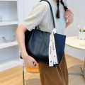 Autumn and winter large-capacity solid color 2024 new trendy casual fashion one-shoulder texture commuter tote shoulder bag. 