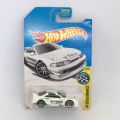 Hot wheels Custom '01 Acura Integra GSR White; Scale - 1:64.
