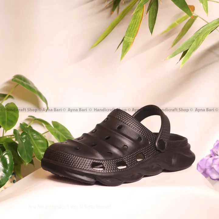 New%20Trendy%20Waterproof%20Crocs%20Sandal%20Shoe%20for%20Boys%20and%20Girls%20comfortable%20summer%20shoe%20for%20men%20and%20women%20Rain%20Shoe%20Sandal%20Beach%20Sandal%20-%20Image%203