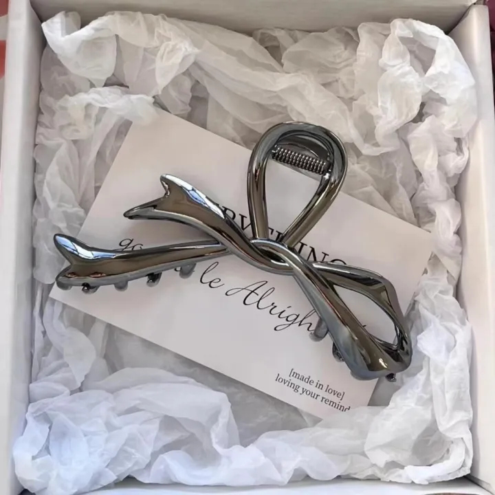Metal%20Bow%20Hair%20Claw%20Chic%20Advanced%20Personalised%20Bow%20Knot%20Shark%20Clip%20Vintage%20Ribbon%20Shape%20Claw%20Clip%20for%20Hair%20Styling%20Women's%20Fashion%20Hair%20Management%20Style%20Tool%20Accessorizing%20-%20Image%206