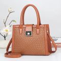 Manufacturer's foreign trade winter versatile one-shoulder hand-worn crossbody bag 2024 new fashion ladies big bag women. 