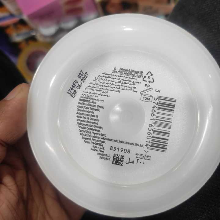 International%20Dubai%20Product%20Johnson%E2%80%99s%2024Hour%20Moisture%20Soft%20Cream%20%E2%80%93%20200ml%20-%20Image%204