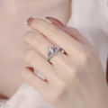 Xiaohongshu has the same style of fugitive princess crown ring, female opening, adjustable high-end niche design sense wedding ring.