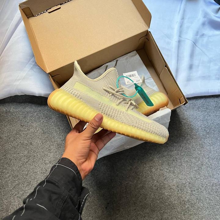 Yeezys%20Air%20350%20boost%20V2%20Outdoor%20sneaker%20shoes%20-%20Image%202