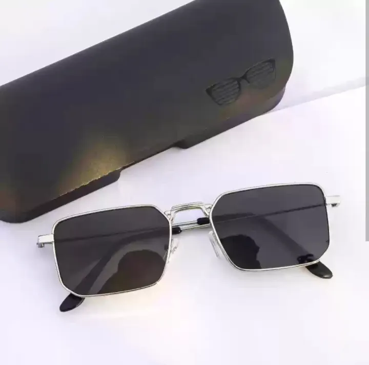 Square%20Metal%20Frame%20Sunglasses%20-%20Image%202