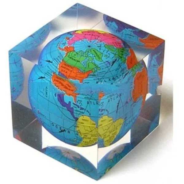 Globe%20Paper%20Weight%20for%20Desk%20Usage%20-%20Image%206
