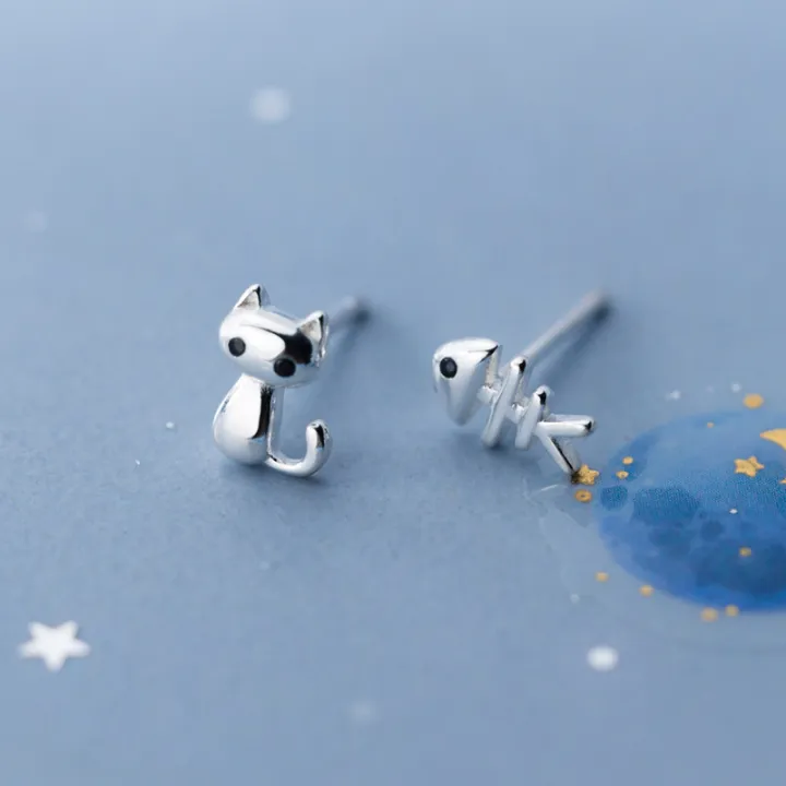 Asymmetrical%20cat%20fishbone%20stud%20earrings%20women's%20simple%20light%20luxury%20short%20earrings%202021%20new%20live%20broadcast%20supply%20-%20Image%204