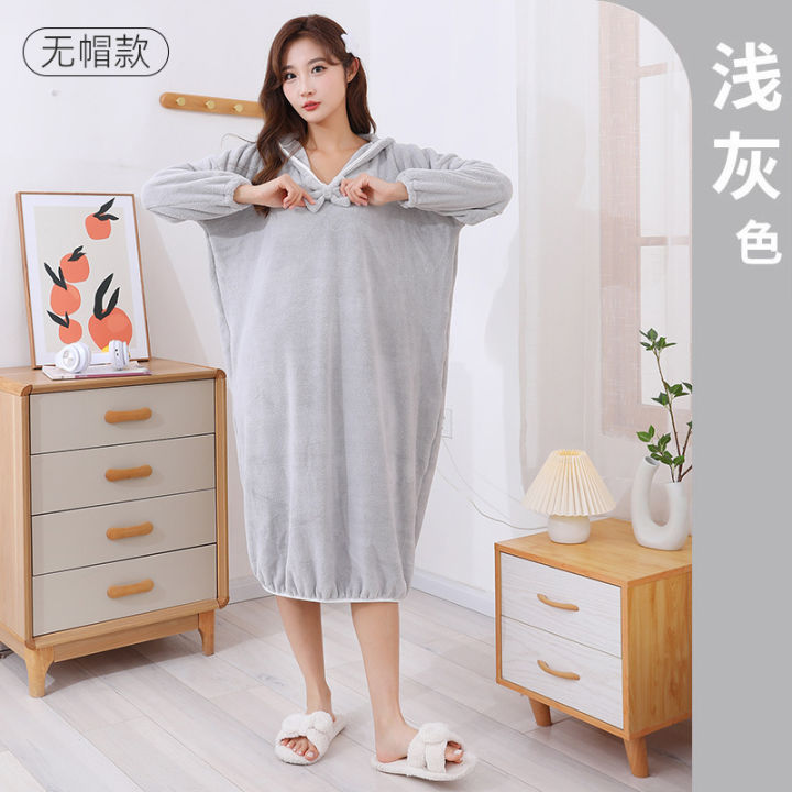 Winter%20long%20home%20coral%20velvet%20bathrobes,%20ladies%20can%20wear%20absorbent%20bath%20towels%20and%20thickened%20household%20hooded%20long-sleeved%20bath%20dresses%20-%20Image%206