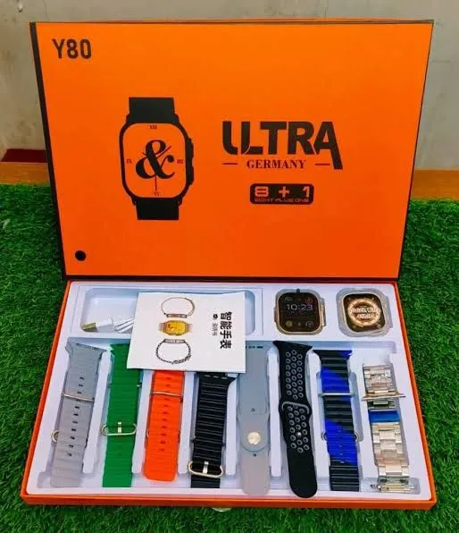 Y80%20Ultra%20Smart%20Watch%20Apple%20Clone%20With%208%20Straps%20and%201%20Back-Cover%20-%20Image%204