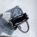 Ladies Large Capacity Handbags Fashion Cotton Padded Shoulder Crossbody Bags for Women Autumn Winter Quilted Shopping Tote Bags. 